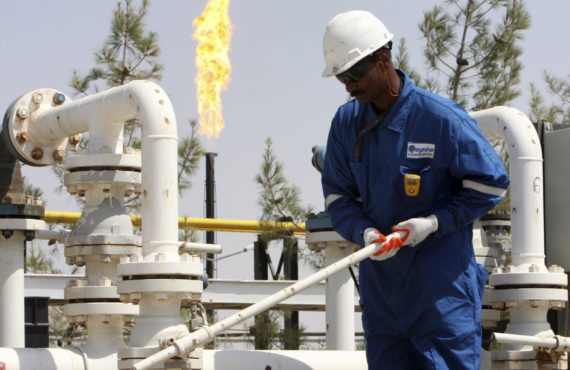 oil-worker-kurdistan